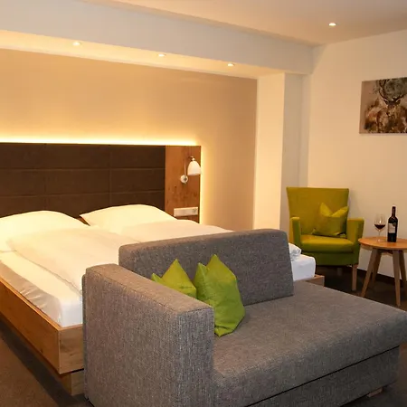 Hotell Halbfas-alterauge 2*